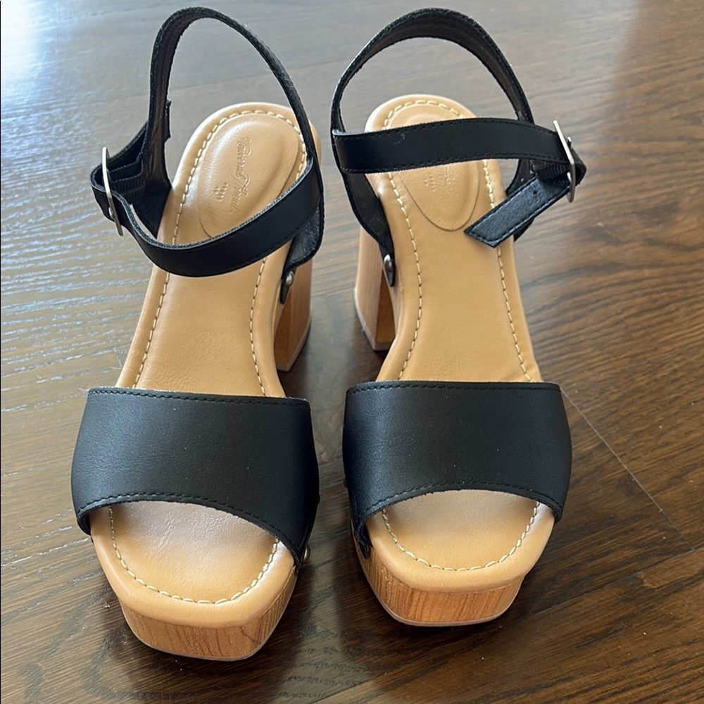 Black and Tan Sandals with Ankle Strap and Platform Sole